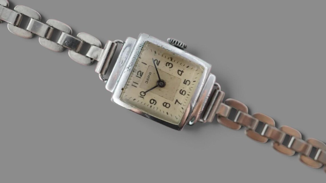 Vintage early ladies watch Zarja Zaria Pchz 16 jewels, soviet mechanical women's wristwatch, USSR, foto 1 di 5