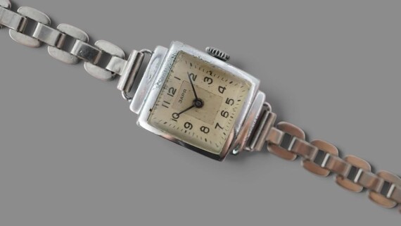 Vintage early ladies watch Zarja Zaria Pchz 16 jewels, soviet mechanical women's wristwatch, USSR