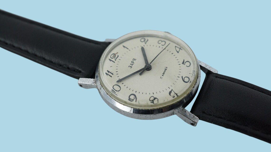 Vintage Zaria cal.1601 Soviet mechanical wristwatch, unisex watch, white dial, Zarya, foto 4 di 5
