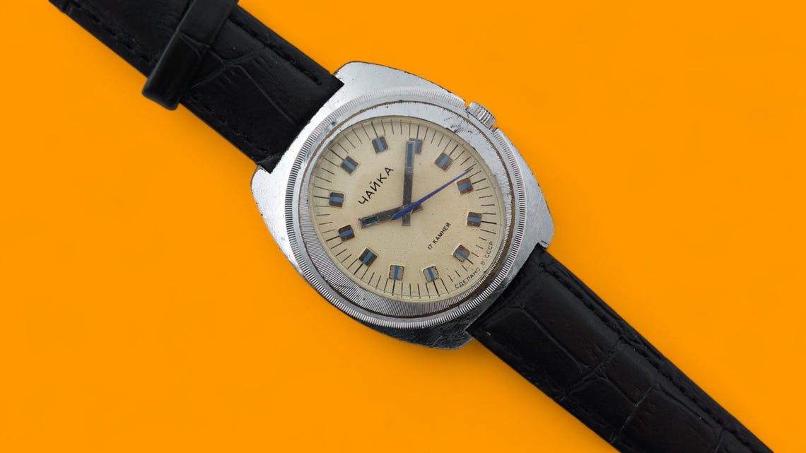 Vintage unisex wristwatch CHAIKA cal.2609H mechanical mens watch 17 jewels oval white dial, foto 4 di 5
