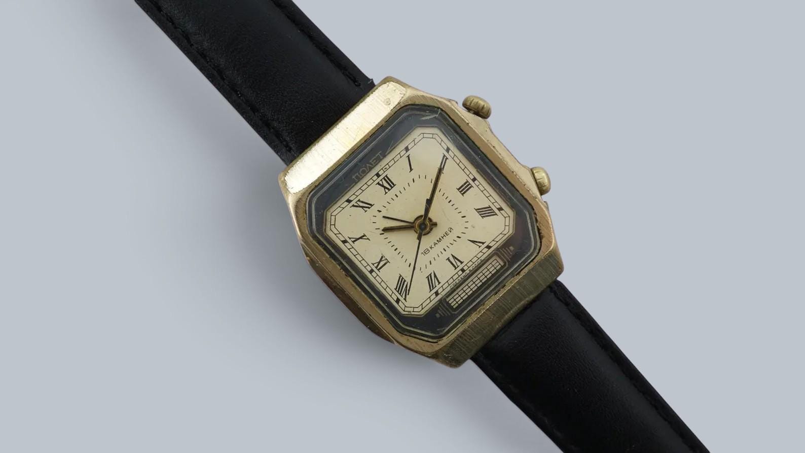 Vintage Soviet Military Wristwatch POLJOT 2612.1 SIGNAL 18 Jewels