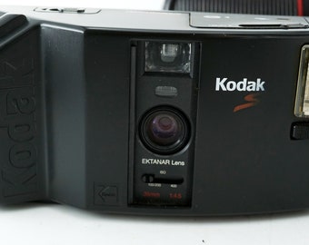 KODAK S300MD S SERIES Autowind Point and Shoot 35mm, Ektanar lens, Battery  include