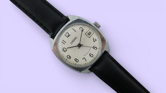Vintage soviet men's watch Raketa cal.2614.H 19j mechanical wristwatch with date