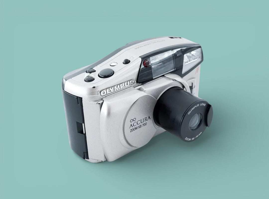 Retro Olympus Accura Zoom XB 700 - Compact 35mm Film Camera, 38