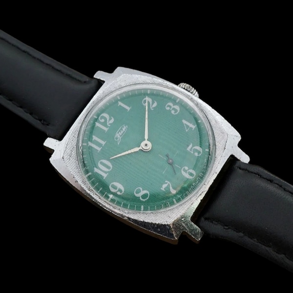 montre habillée vintage Pobeda 2602 ZIM 15 bijoux montre-bracelet mécanique soviétique pour homme URSS joli cadran vert