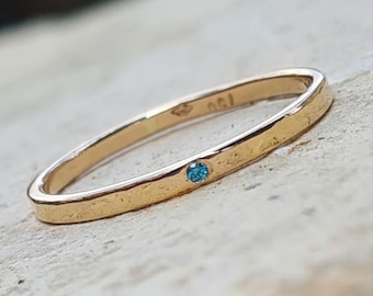 Sahara blue topaz 1.5 mm, 18K gold, thin ring, simple stackable minimalist style wedding band.