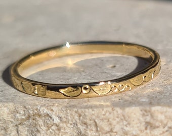 Brocéliande 18 K gold, 1.5 mm, ribbon wedding ring, thin ring, simple stackable wedding ring in minimalist style.