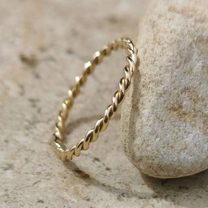 Achat Bague femme torsadée en acier cuivré pas cher