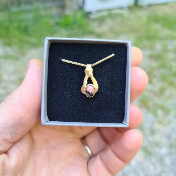 Pendentif En Or 18ct Et 24ct Avec Opale Boulder Et Rhodochrosite - Neuf Bimonia