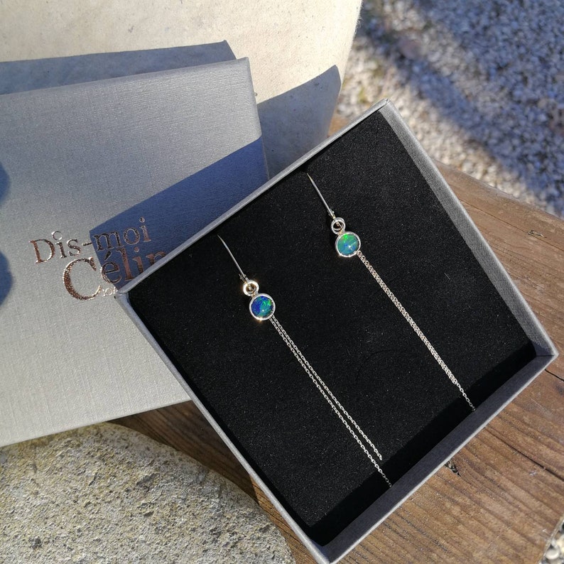 Boucles d'oreilles en or 18 K et des opales triplettes. image 8