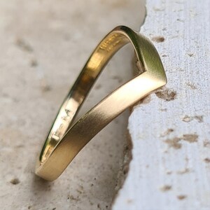 2mm wedding band, 18K gold, thin ring, very thin stackable wedding band, simple minimalist style.
