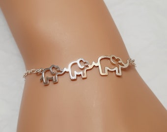 Mom Bracelet, Elephant Anklet, Mama and Baby charm, Mothers Day Gift, Birthday Gift, Mothers Jewelry, Mother of the Bride, Three 3 elephant