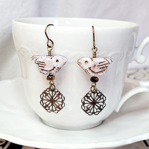 Bird Earrings, Chunky Bird Earring, White Platinum Earrings, Antique Gold Filigree Earrings, Filigree Pendant, Fall Earrings CEAG0045