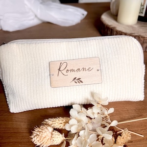 Trousse en velours personnalisée avec prénom - étiquette en bois rectangulaire