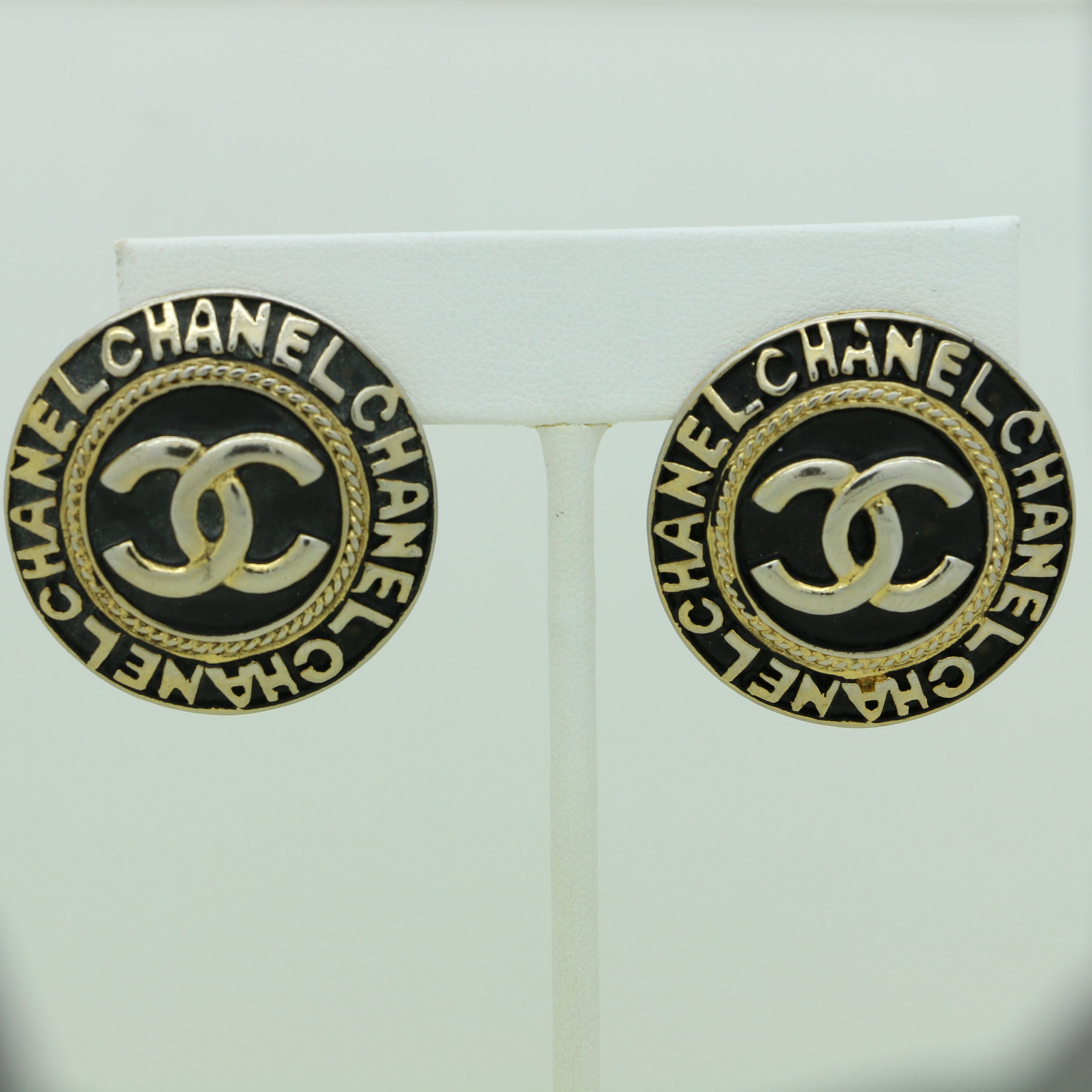 Chanel Lambskin Chain Bow Stud Earrings Black Gold 22A – Coco Approved  Studio