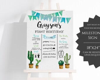 Puede incluir: Un cartel de hitos imprimible para una fiesta de primer cumpleaños con temática de cactus. El cartel está decorado con banderines de acuarela verde y azul y presenta una ilustración de cactus. El cartel incluye el nombre Grayson, la fecha de nacimiento y una lista de hitos como los alimentos favoritos, las canciones y las actividades.