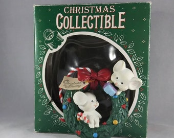 Rennoc Corporation Mice Wreath Christmas Collectable Ornament