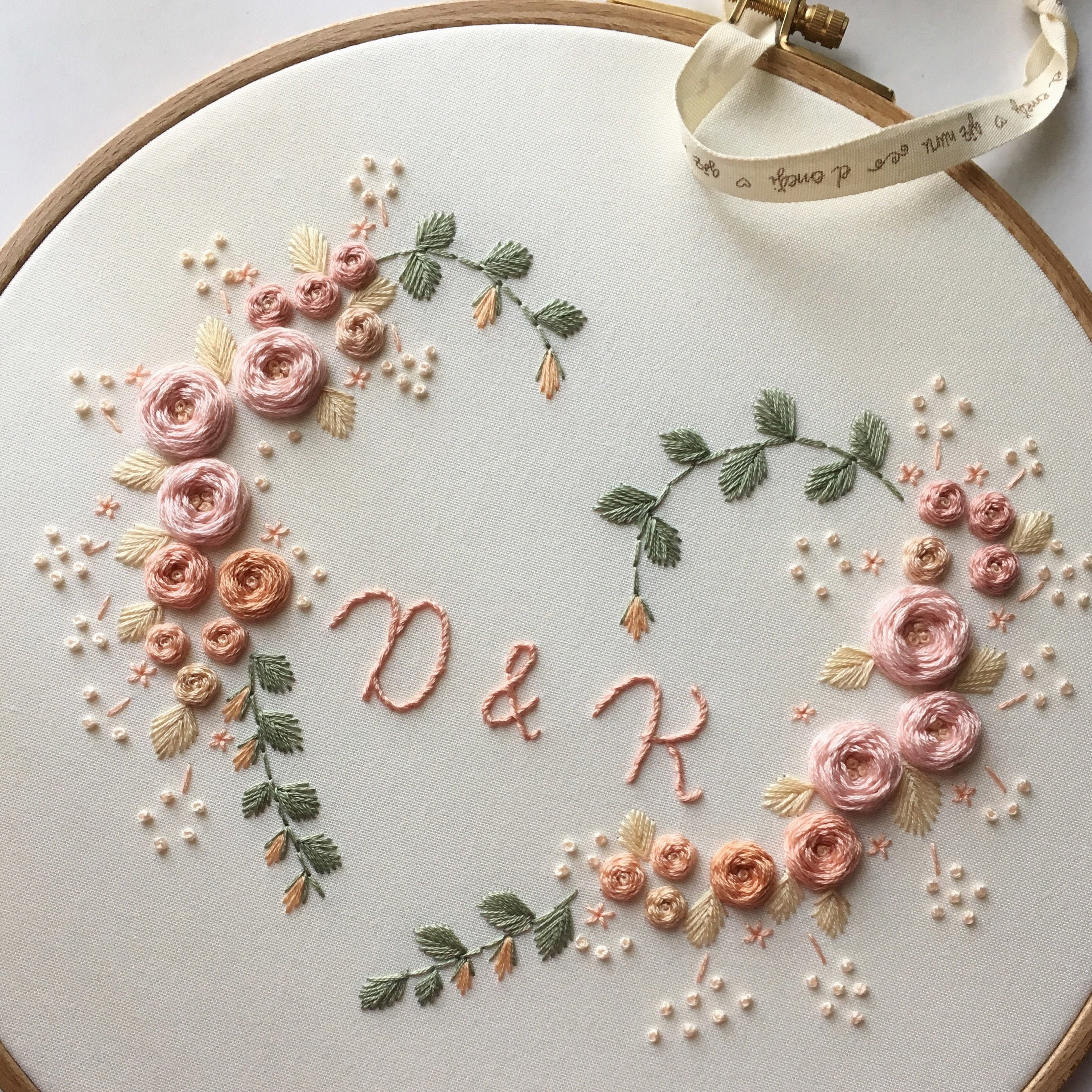 Floral Heart Embroidery Hoop Art. Flower Embroidery Hoop. Roses Hand  Embroidery. Modern Embroidery. 