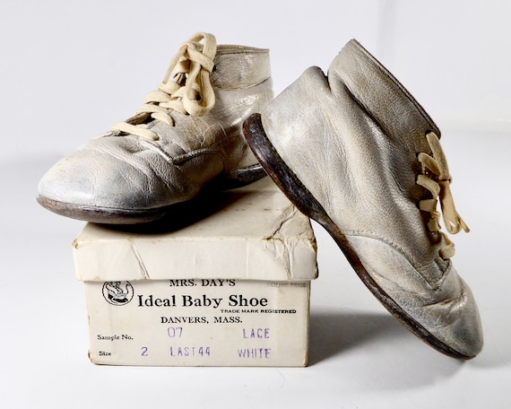 Vintage Ideal Baby Shoes Toddler Size 2 White Buck