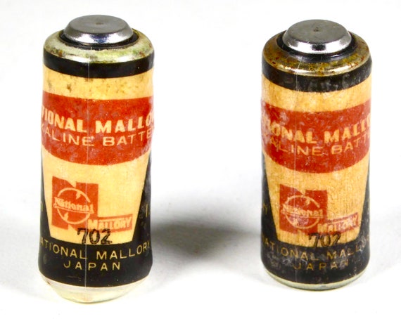 Vintage Pair Mallory Size n 1.5 Volt Batteries, Made in Japan for 1960's  Camera Flash Power, Slight Bulging and Corrosion. -  UK