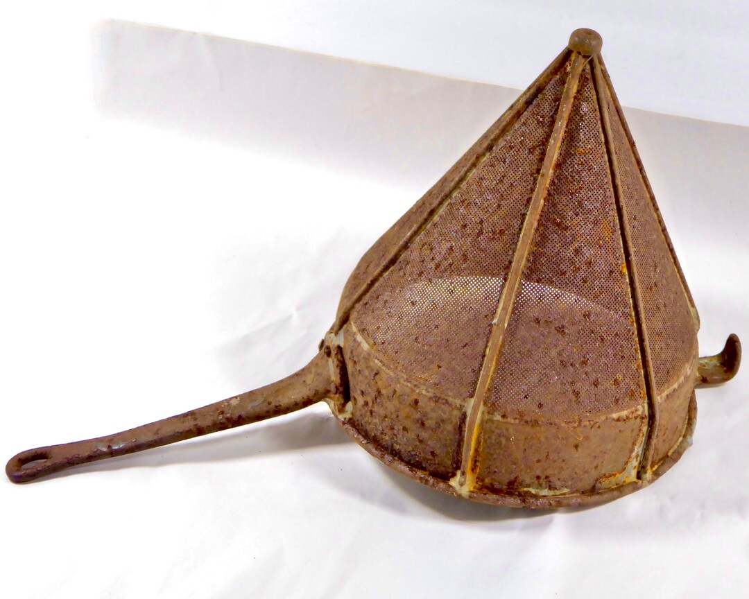 Rusty Colander Vintage Rusty Relic Colander, Heavy Duty Steel Construction and Heavy ...