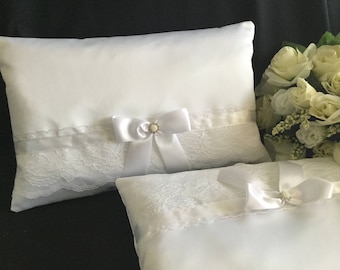 Wedding kneeling pillows, white or ivory kneeling pillow set, wedding kneeling cushions, wedding ceremony kneeling pillows