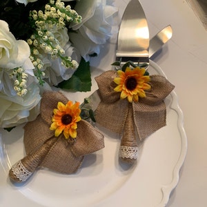 Rustic cake knife and server set, wedding cake knife cutting set, wedding cake knife and server set, sunflower cake knife and server set