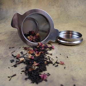 Stainless Steel Loose Leaf Tea Strainer - Single Cup or Tea Pot - Fine Mesh