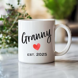 Granny Est 2025 mug, Granny birthday gift, pregnancy reveal gift, grandmother gift, new grandparent present, womens gift, granny Christmas