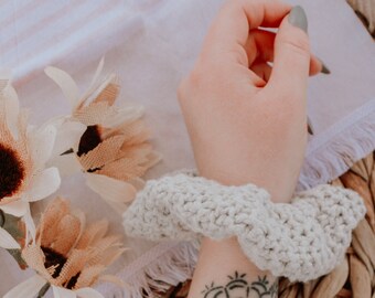 Finn Scrunchie Crochet Pattern: Easy Hairtie (PDF Digital Download)
