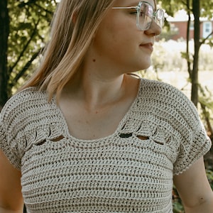 Magnolia Crop Tee PDF DIGITAL DOWNLOAD Crochet Pattern, Easy Crochet Top Pattern, Summer Crochet Top Pattern, Cute Crochet Tee Pattern