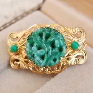 Vintage Filigree Czech brooch, Gold tone with Green carved centerpiece Peking glass imitation Czech or German Lightweight brooch 50's