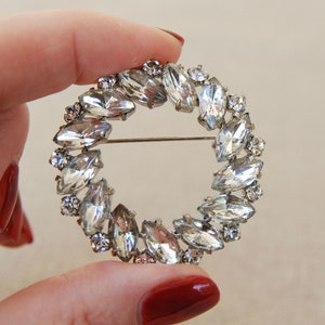 Vintage 50s Rhinestone Wreath Brooch: Diamante Costume Jewelry