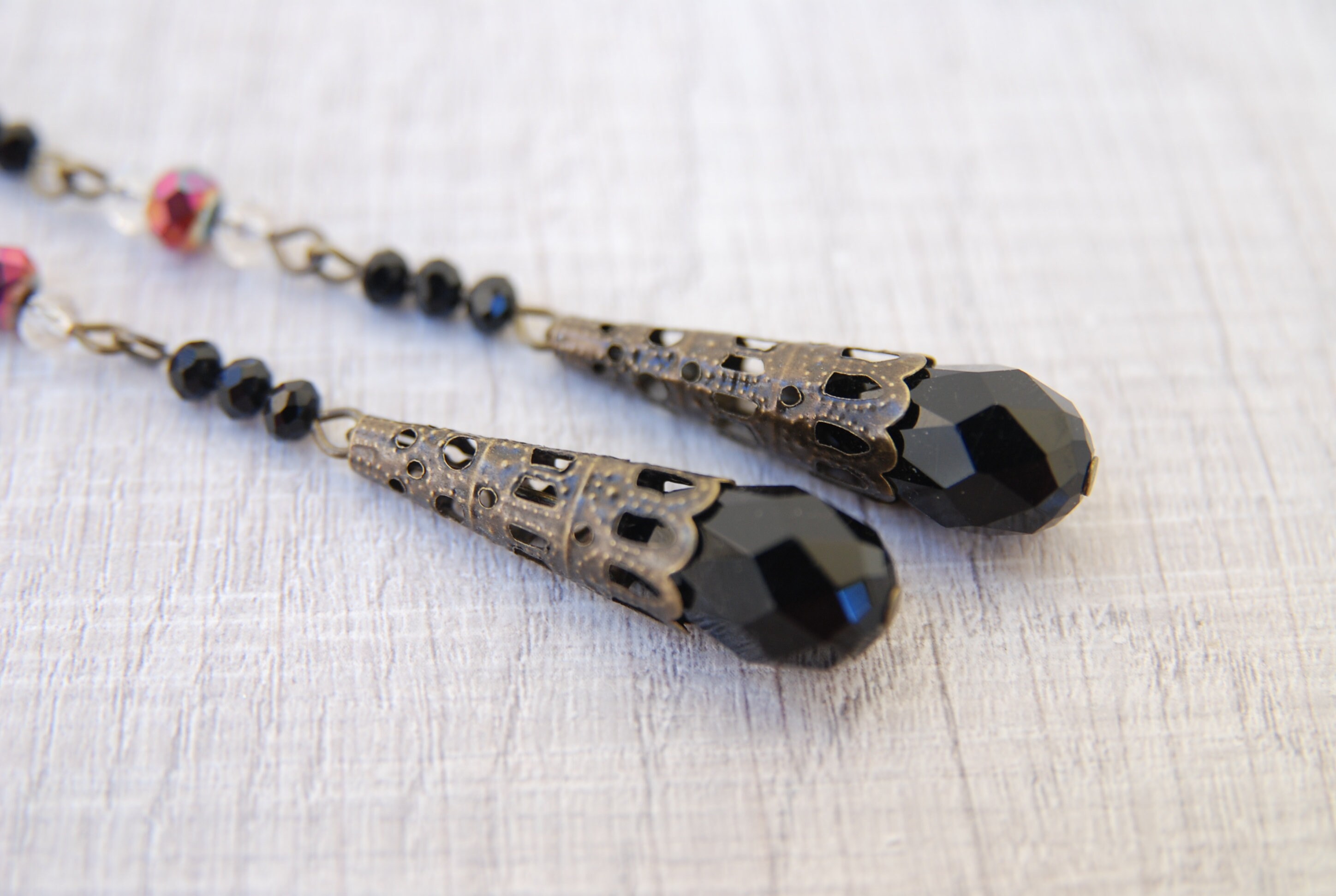 Orecchini pendenti soutache neri con cristalli e perline - Gioiell