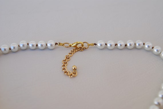 Stylish Gold Bow necklace, White faux Pearl 9 mm … - image 4