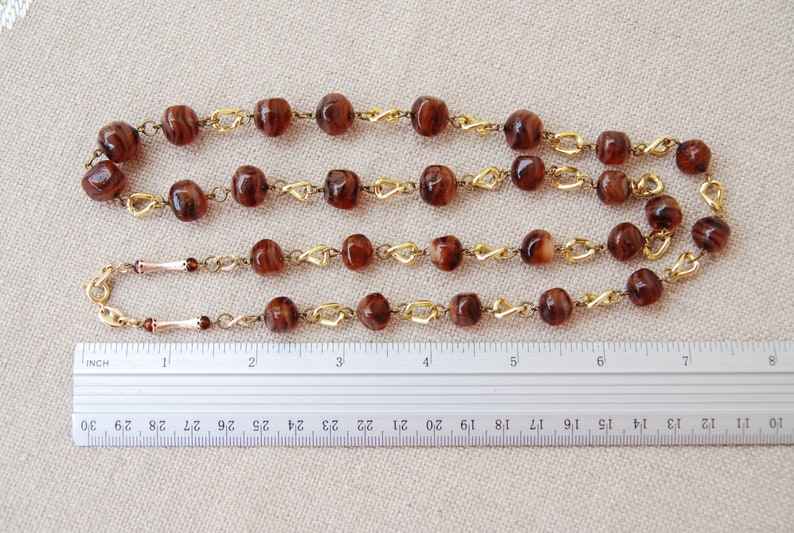 Long necklace Retro 1960-70/'s Costume jewelry gift for Mom Vintage Agate Glass Bead necklace Brown Striped Art Glass Bead Link necklace