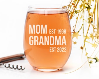 Pregnancy Announcement Grandparents Wine Glass, Pregnancy Reveal To Grandma, Gift for Grandma, Grandma Est Glass, Baby Reveal Ideas