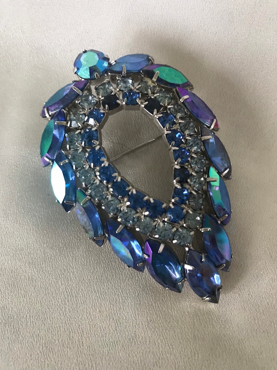 Blue Lagoon Brooch created by DeLizza & Elster for