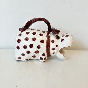 Vintage Mann keramik flodhäst gräddkanna/kanna handmålad med prickar