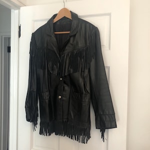 veste en cuir noire à franges pour femme vintage des années 1970 XS