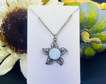 Iridescent White Stained Glass Lotus Daisy Necklace