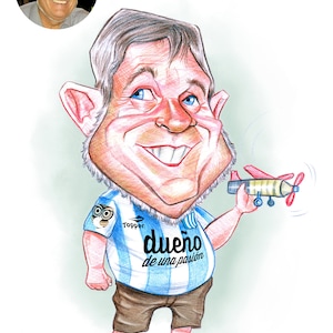 CARICATURA PERSONALIZADA hecha a mano con LAPICES de colores, regalo original personalizado, de cuerpo completo a partir de tus fotos