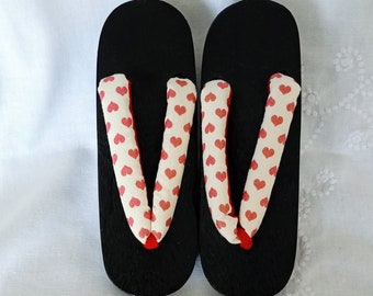 Japanese Geta Slippers, Pink Heart Thong Sandals (23-24CM)