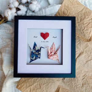 Cornice 3D origami personalizzata a forma di gru: carta regalo per anniversario di matrimonio, ricordo di anniversario, regalo per il primo anniversario di matrimonio per la coppia.