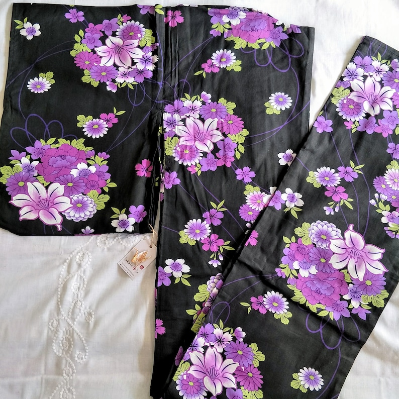 Japanese Yukata, Summer Kimono, Cotton Kimono, Bath Robe, Purple Floral on Black image 2
