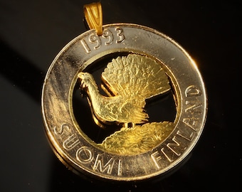 10 Markkaa Finlandia Urogallo pájaro (Tetrao urogallus) Colgante de moneda cortada con collar. Finlandia. Helsinki. escandinavo
