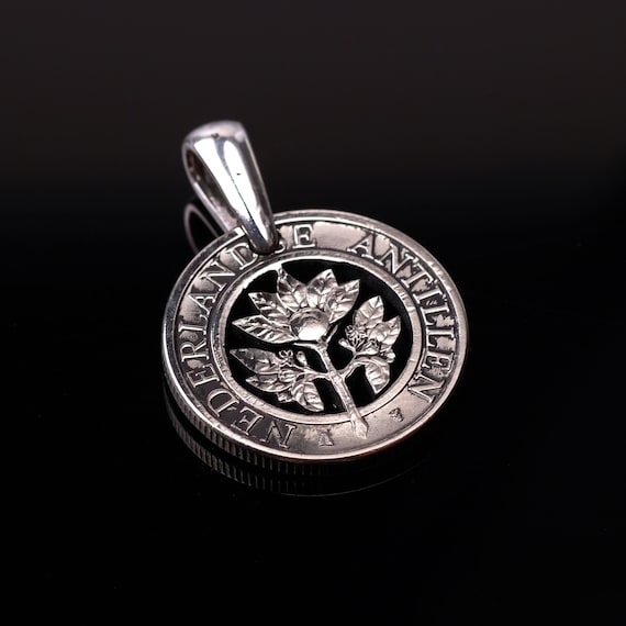 Netherlands Antilles 10 Cents Cut Coin Pendant With Necklace