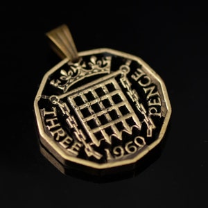 United Kingdom 3 pence Elizabeth II (British coin) Cut Coin pendant with Necklace London York