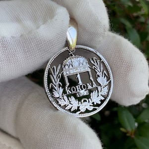 1 Hungarian Korona 1915 silver  Mgyar KIRÁLYSÁG  Cut coin pendant with necklace. Holy crown of Hungary. Budapest.