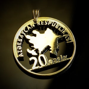 AZƏRBAYCAN RESPUBLİKASI 20 QƏPİK Baku Cut Coin Pendant with Necklace. Nagorno-Karabakh